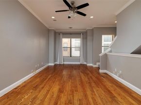 724  Skyline Bluff Court , Fort Worth Texas 76102