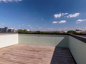 724  Skyline Bluff Court , Fort Worth Texas 76102