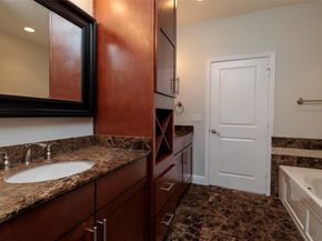 724  Skyline Bluff Court , Fort Worth Texas 76102