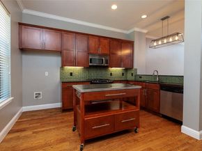 724  Skyline Bluff Court , Fort Worth Texas 76102