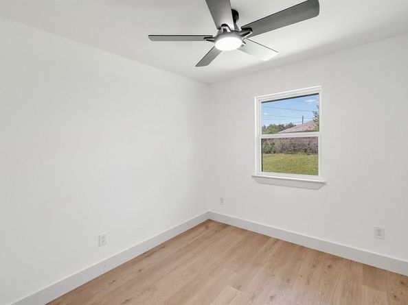 3323  Pacesetter Drive , Dallas Texas 75241