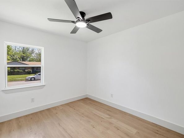 3323  Pacesetter Drive , Dallas Texas 75241
