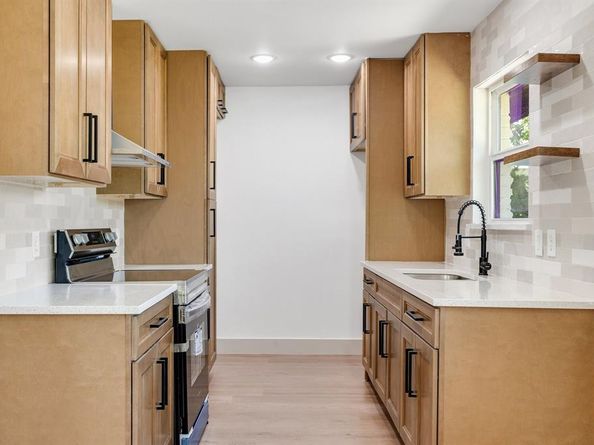 3323  Pacesetter Drive , Dallas Texas 75241