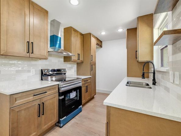 3323  Pacesetter Drive , Dallas Texas 75241
