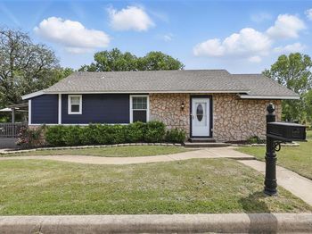 2000  Macie Avenue 