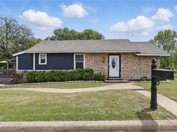 2000  Macie Avenue , Fort Worth Texas 76106