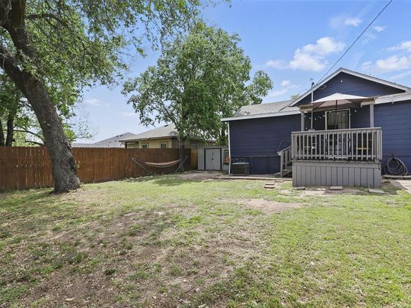 2000  Macie Avenue , Fort Worth Texas 76106