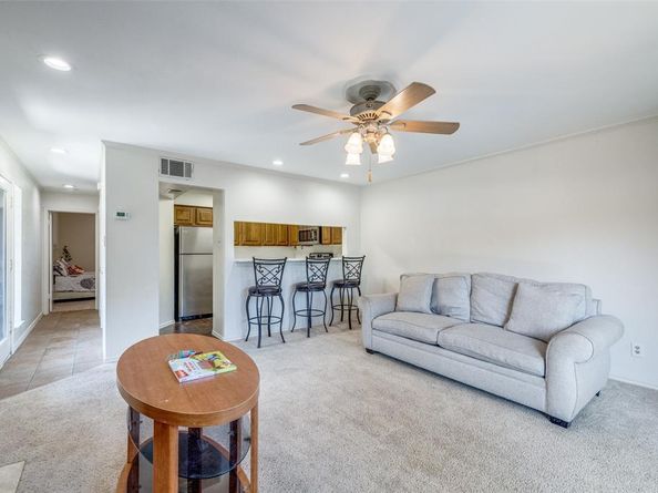 2720  Copper Creek Drive  114, Arlington Texas 76006