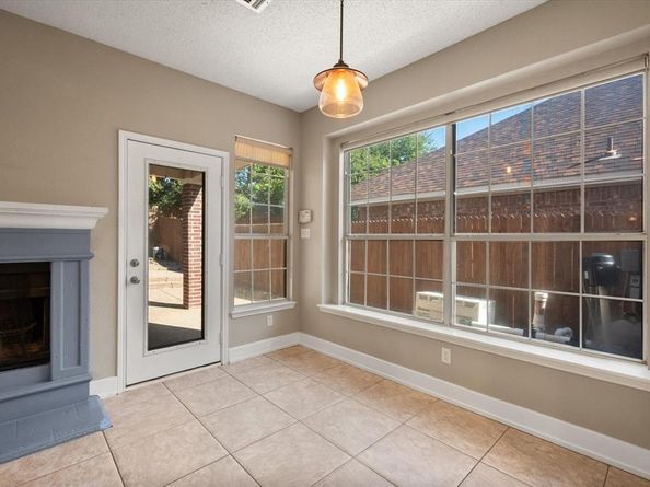 2213  Laura Elizabeth Trail , Mansfield Texas 76063