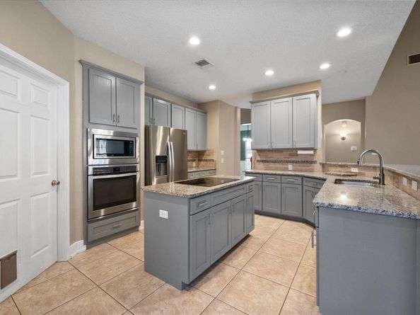 2213  Laura Elizabeth Trail , Mansfield Texas 76063
