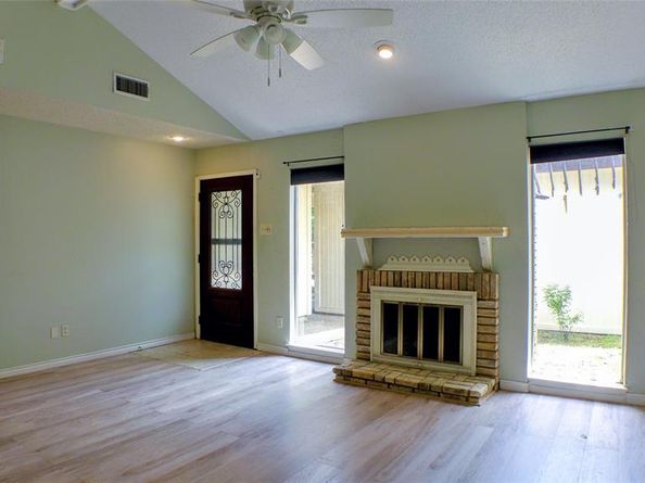 1608  Grandview Drive , Arlington Texas 76012