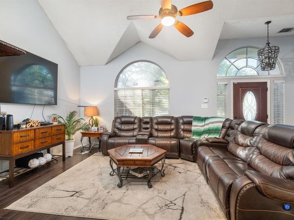3001  Penstemon Court , Garland Texas 75040