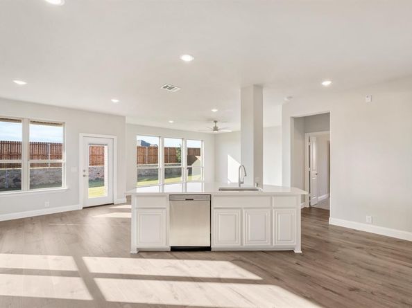 106  Whistling Duck Drive , Balch Springs Texas 75181