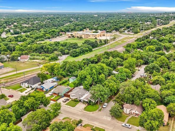 1342 E Waco Avenue , Dallas Texas 75216