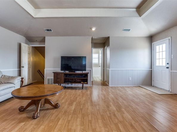2829  Colleen Drive , Garland Texas 75043