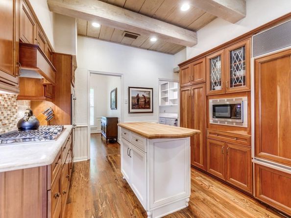 9601  Faircrest Drive , Dallas Texas 75238