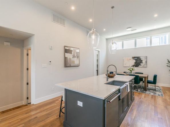 3200  Ross Avenue  6, Dallas Texas 75204
