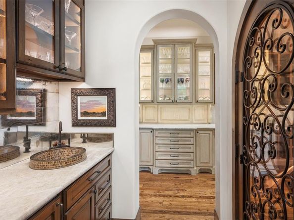 31  Abbey Woods Lane , Dallas Texas 75248