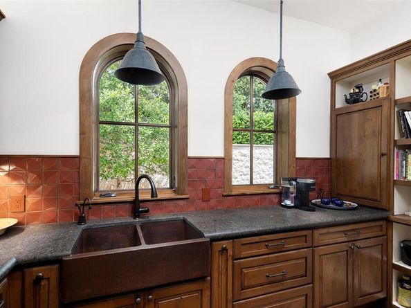 31  Abbey Woods Lane , Dallas Texas 75248