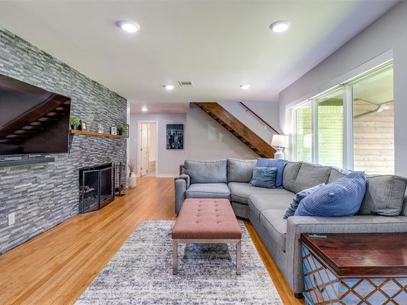 6517  Blue Valley Lane , Dallas Texas 75214