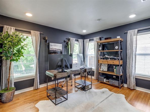 6517  Blue Valley Lane , Dallas Texas 75214