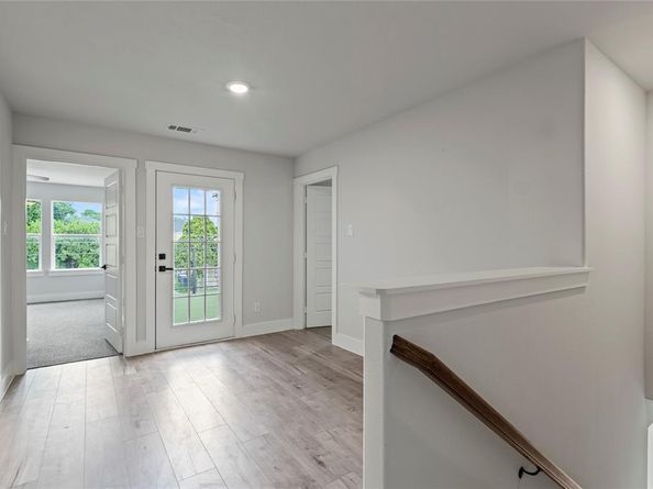 3211  Chihuahua Avenue , Dallas Texas 75212