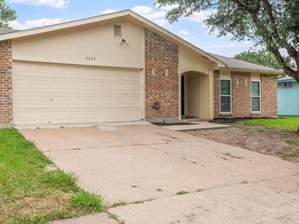 4229  Shagbark Street , Fort Worth Texas 76137