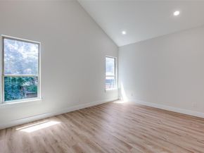 423  Sparks Street , Dallas Texas 75203