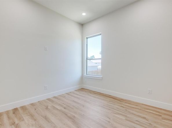 423  Sparks Street , Dallas Texas 75203