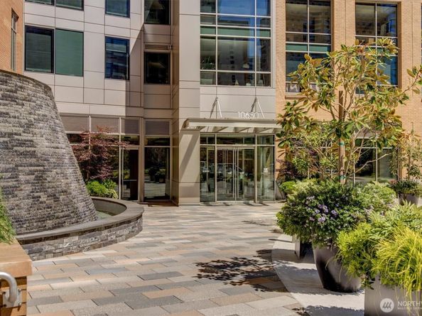 10650 NE 9th Place 5208, Bellevue WA 98004