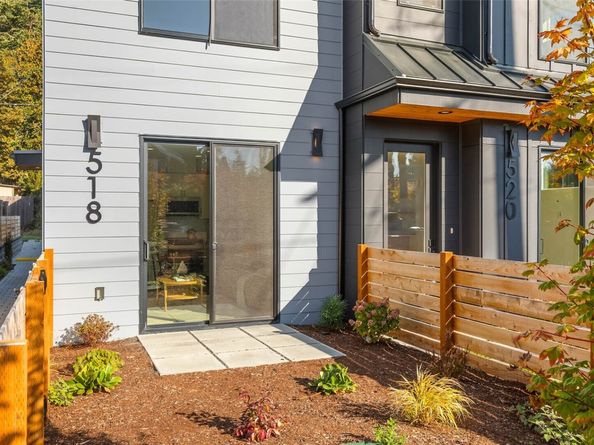 518 N 102nd Street, Seattle WA 98133