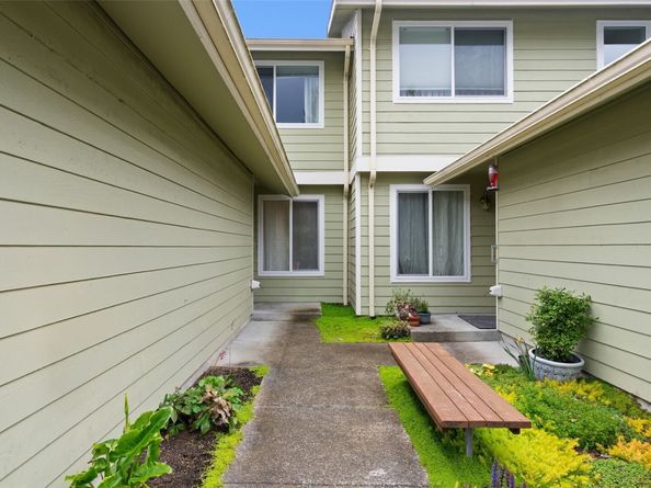 3931 NW Fairway Lane, Bremerton, WA 98312 - For Sale