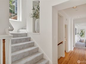8762 Paisley Drive NE, Seattle WA 98115