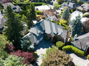 8762 Paisley Drive NE, Seattle WA 98115