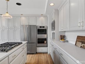 8762 Paisley Drive NE, Seattle WA 98115