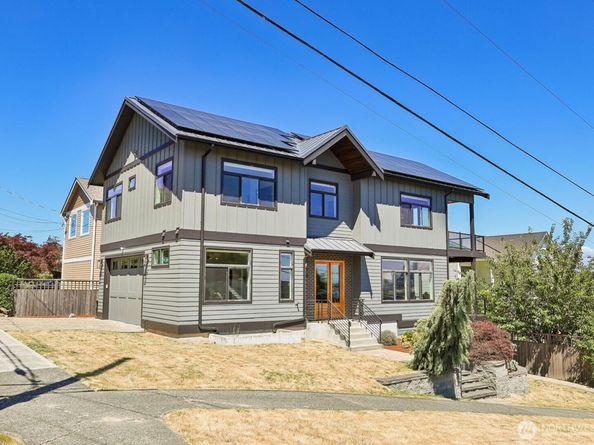 2460 W Lynn Street, Seattle WA 98199
