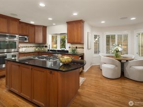 1010 106th Avenue SE, Bellevue WA 98004