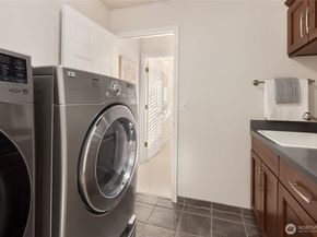 1010 106th Avenue SE, Bellevue WA 98004