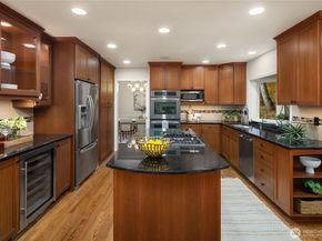 1010 106th Avenue SE, Bellevue WA 98004
