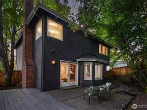 1010 106th Avenue SE, Bellevue WA 98004