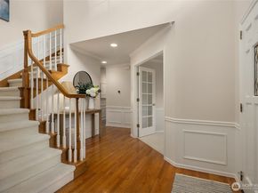 1010 106th Avenue SE, Bellevue WA 98004