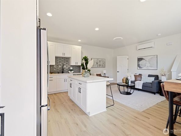 1702 Rainier Avenue B, Everett WA 98201