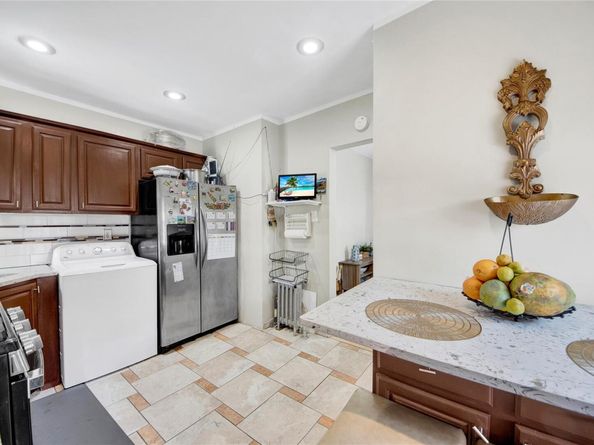 820 S Oak Drive, Bronx NY 10467