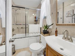 820 S Oak Drive, Bronx NY 10467