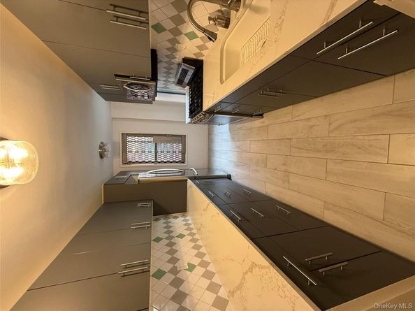 65-15 38th Avenue 5P, Woodside NY 11377