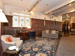 4 Maple Drive 60, Great Neck NY 11021