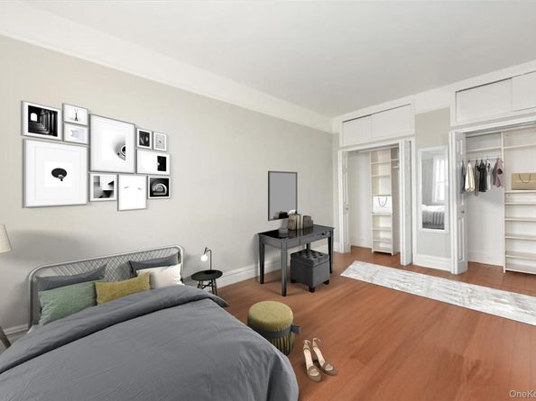 4 Maple Drive 60, Great Neck NY 11021