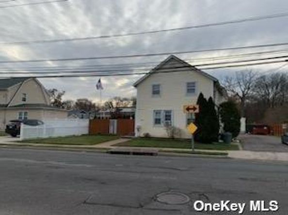 1938 Meadowbrook Road, Merrick NY 11566