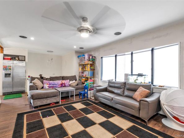 3740 waverly Avenue, Seaford NY 11783
