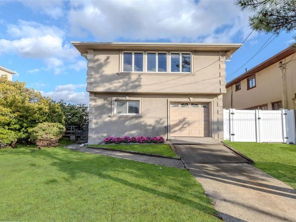 883 S Long Beach Avenue, Freeport NY 11520